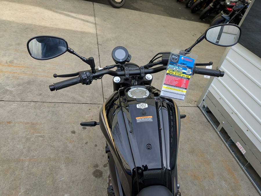 2025 Yamaha XSR700