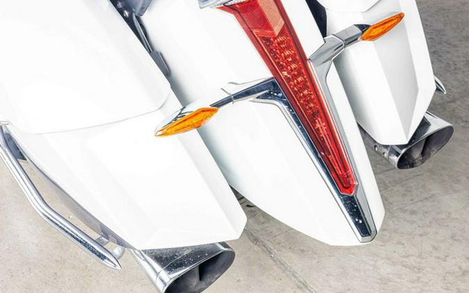 2016 Victory Motorcycles Cross Country Tour Two-Tone White Pearl and Gray Base