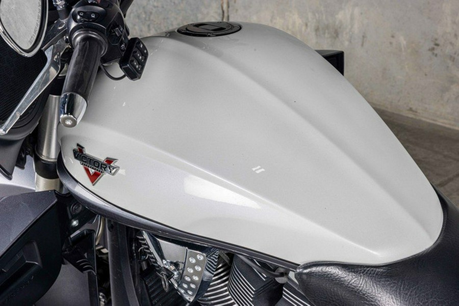2016 Victory Motorcycles Cross Country Tour Two-Tone White Pearl and Gray Base