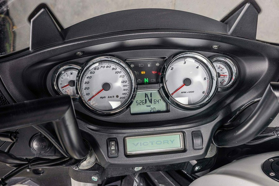 2016 Victory Motorcycles Cross Country Tour Two-Tone White Pearl and Gray Base