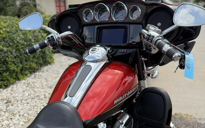 2021 Harley-Davidson CVO Tri Glide Sunset Orange & Sunset Black