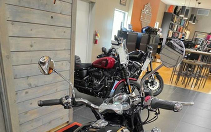 2026 Royal Enfield Classic 650 Black Chrome