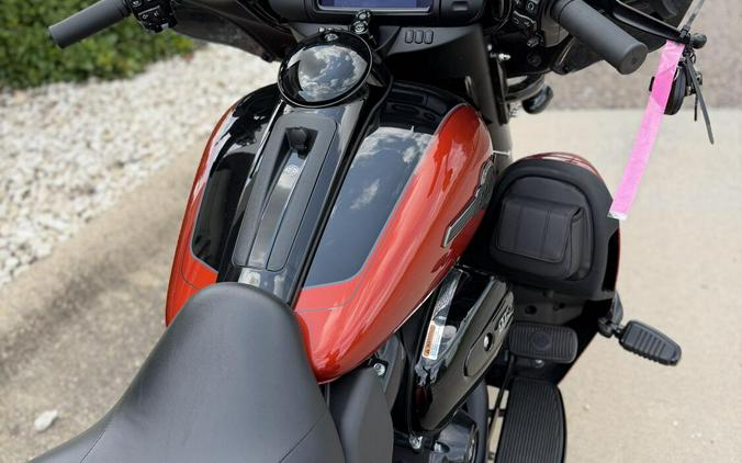 2025 Harley-Davidson Tri Glide Ultra Whiskey Fire / Vivid Black