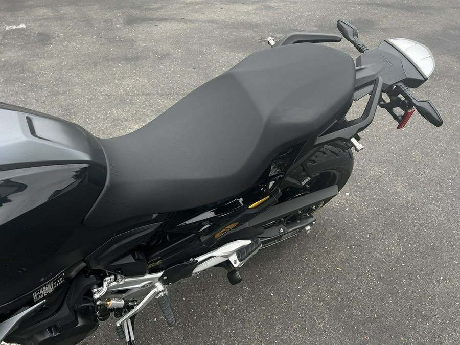 2023 BMW F 900 XR Triple Black