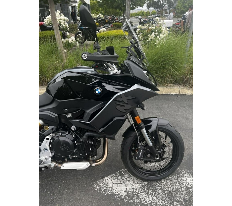 2023 BMW F 900 XR Triple Black