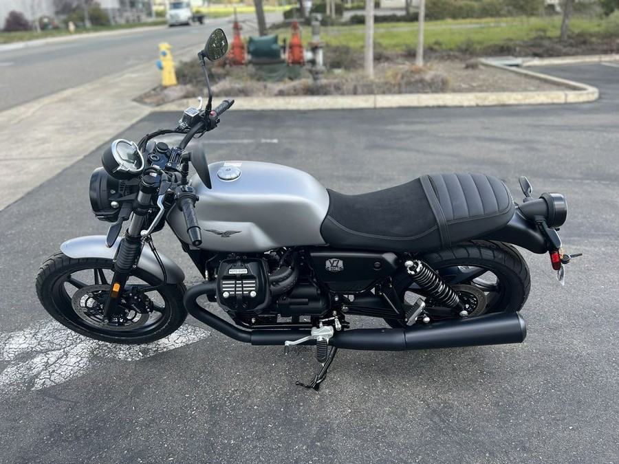 2023 Moto Guzzi V7 Stone