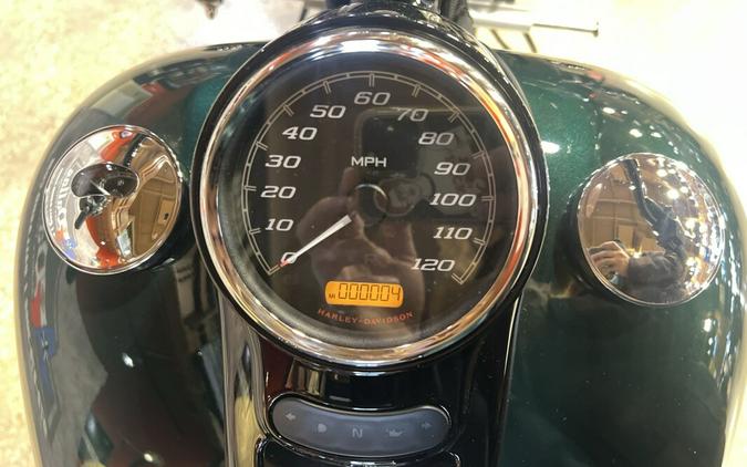 2024 Harley-Davidson Freewheeler