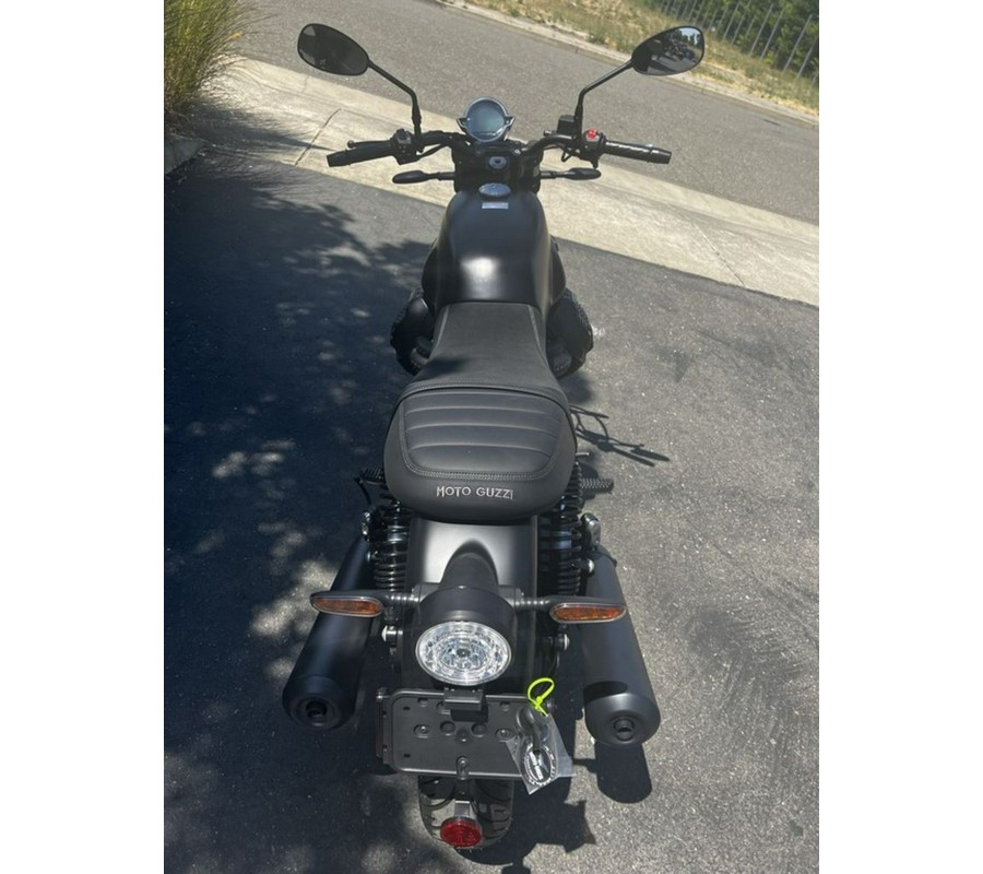 2023 Moto Guzzi V7 Stone