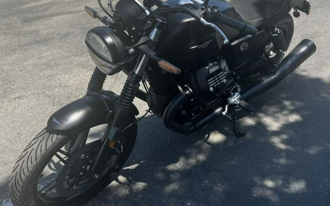 2023 Moto Guzzi V7 Stone