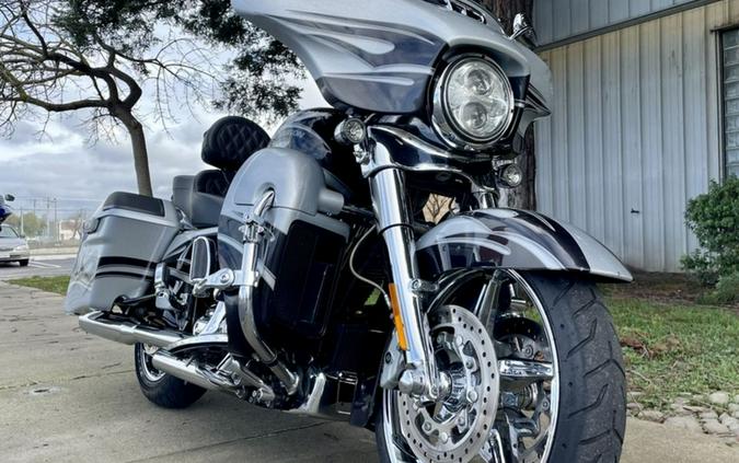 2015 Harley-Davidson® FLHXSE - CVO™ Street Glide®