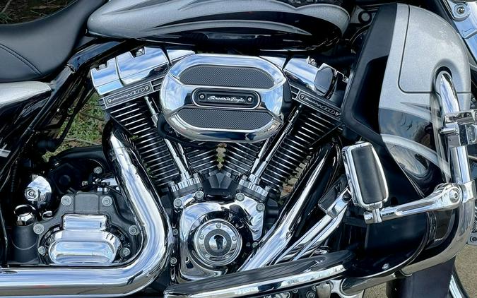 2015 Harley-Davidson® FLHXSE - CVO™ Street Glide®