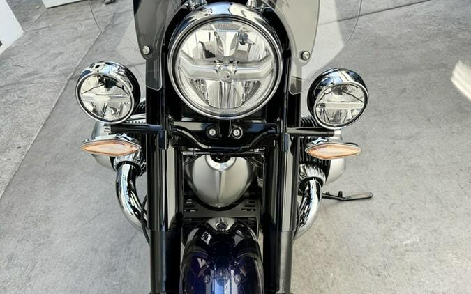 2022 BMW R 18 Classic 719 Galaxy Dust Metallic/Titan Silver 2 Metallic