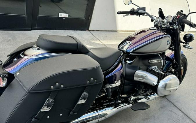 2022 BMW R 18 Classic 719 Galaxy Dust Metallic/Titan Silver 2 Metallic