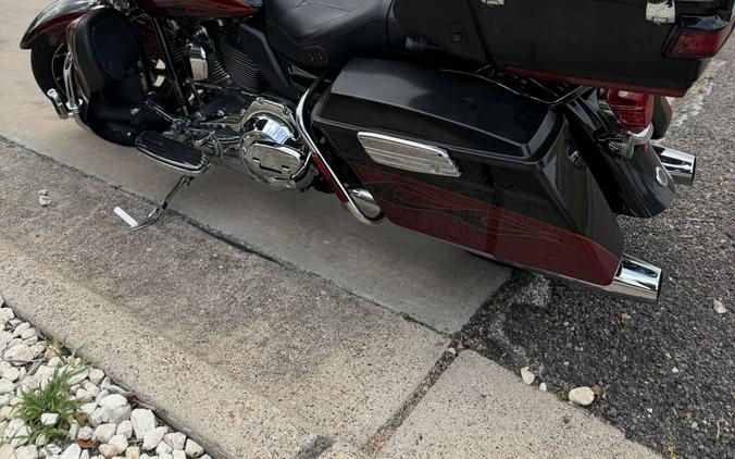 2011 Harley-Davidson CVO Ultra Classic Electra Glide BLK EBR/RIO RED