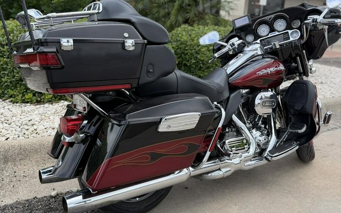 2011 Harley-Davidson CVO Ultra Classic Electra Glide BLK EBR/RIO RED