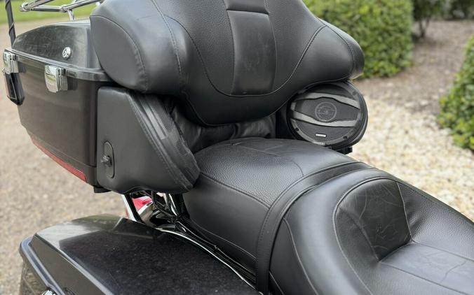2011 Harley-Davidson CVO Ultra Classic Electra Glide BLK EBR/RIO RED