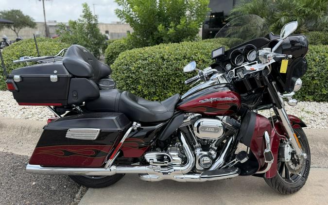 2011 Harley-Davidson CVO Ultra Classic Electra Glide BLK EBR/RIO RED