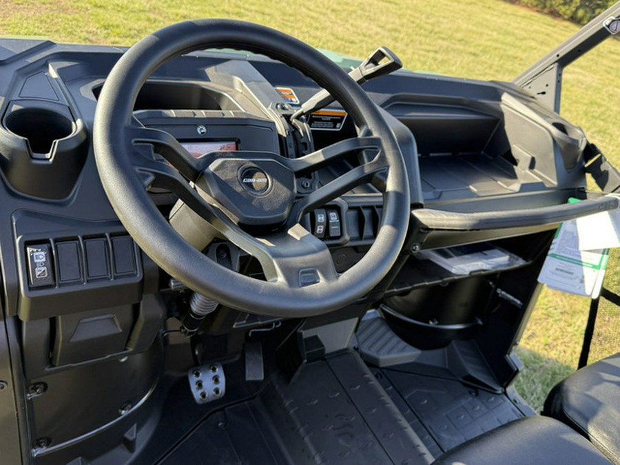 2026 Can-Am Defender HD7