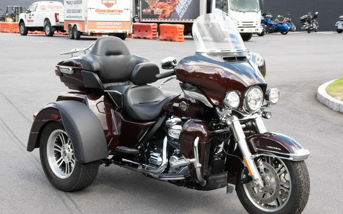 2022 Harley-Davidson Tri Glide Ultra FLHTCUTG