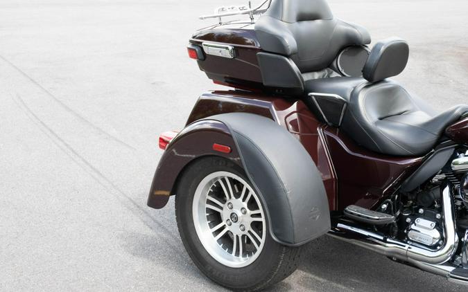 2022 Harley-Davidson Tri Glide Ultra FLHTCUTG