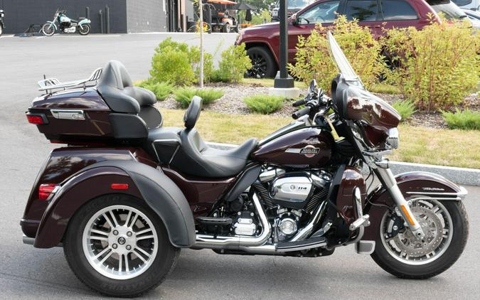 2022 Harley-Davidson Tri Glide Ultra FLHTCUTG