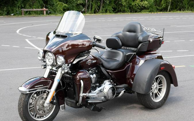 2022 Harley-Davidson Tri Glide Ultra FLHTCUTG