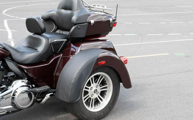 2022 Harley-Davidson Tri Glide Ultra FLHTCUTG