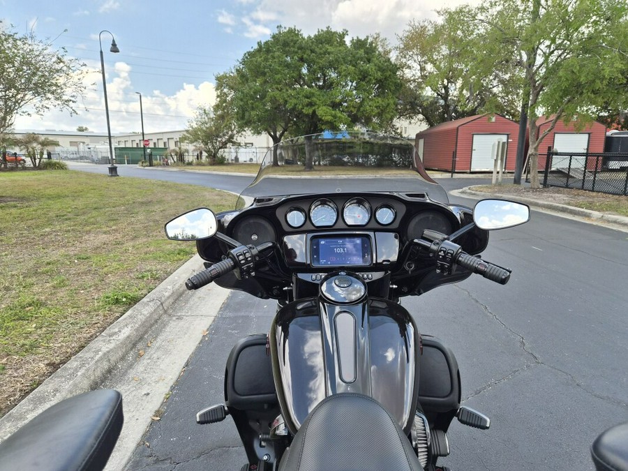 FLHTCUTGSE 2021 CVO Tri Glide