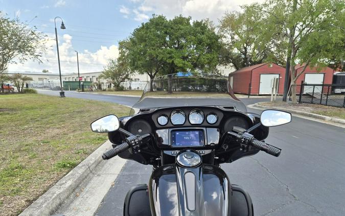 FLHTCUTGSE 2021 CVO Tri Glide