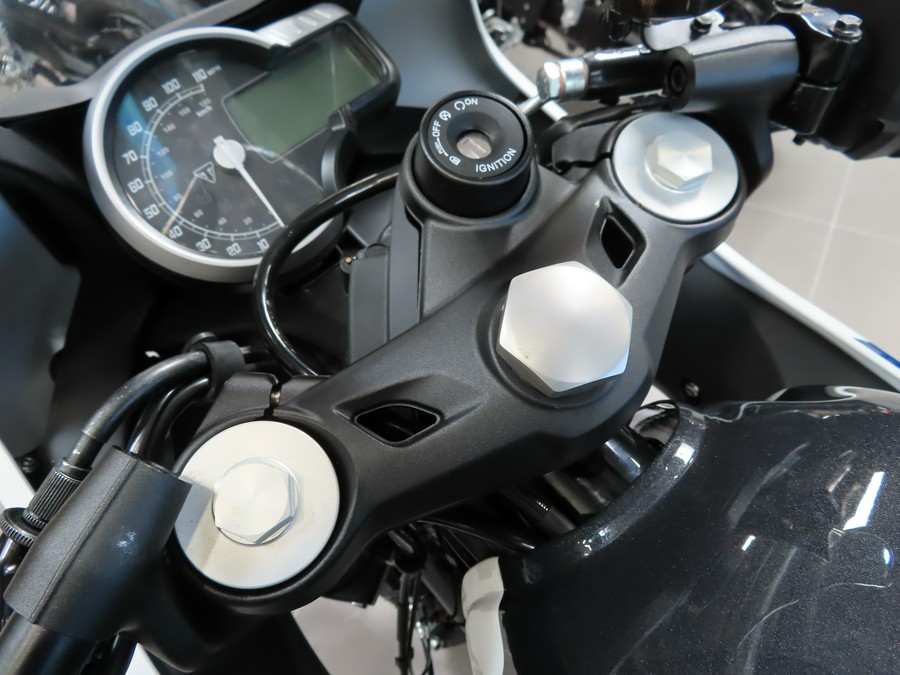 2026 Triumph THRUXTON 400