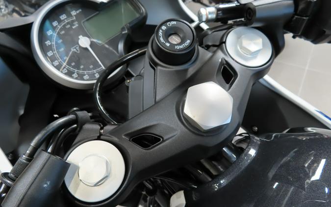 2026 Triumph THRUXTON 400