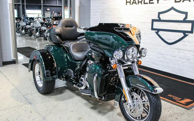 2024 Harley-Davidson Tri Glide Ultra Trike FLHTCUTG