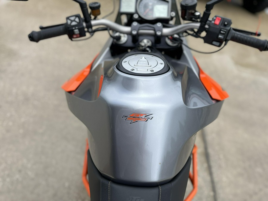 2016 KTM Super Duke 1290 GT