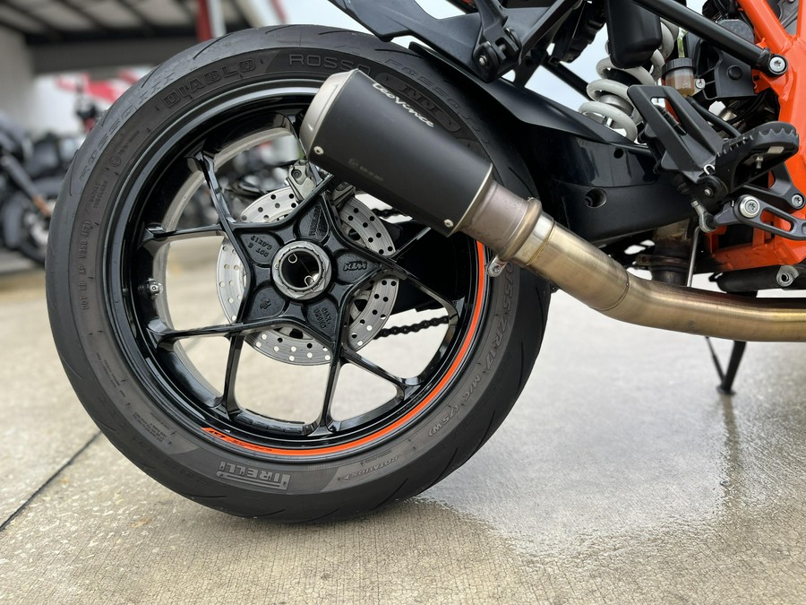 2016 KTM Super Duke 1290 GT
