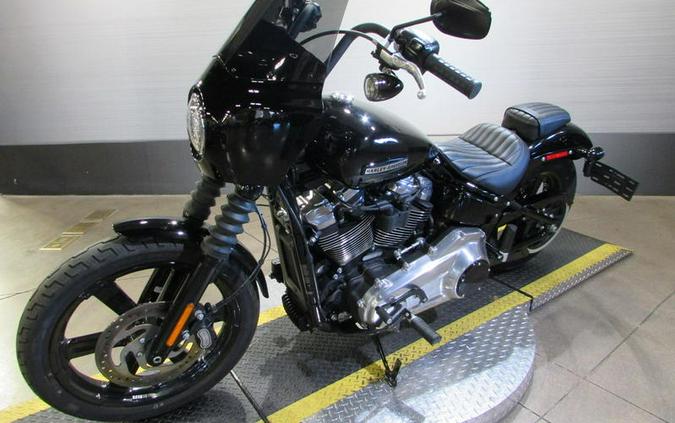 2025 Harley-Davidson® FXBB - Street Bob®