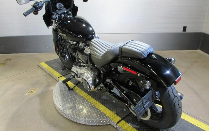 2025 Harley-Davidson® FXBB - Street Bob®