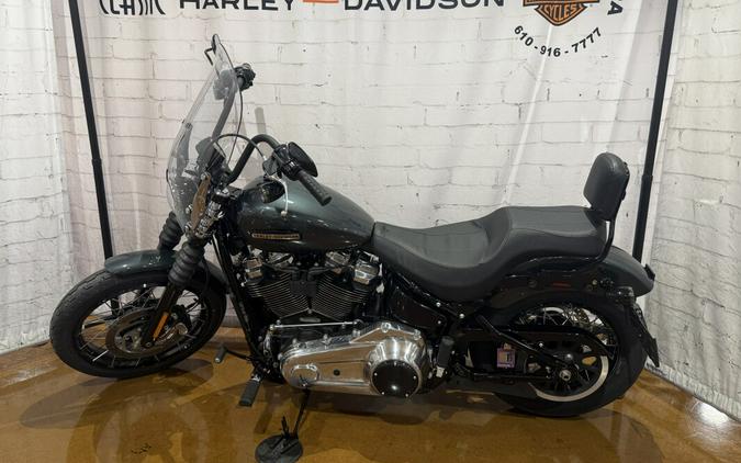 2025 Harley-Davidson® Street Bob® FXBB 0472882 Iron Horse Metallic w/Cast Wheels