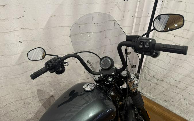 2025 Harley-Davidson® Street Bob® FXBB 0472882 Iron Horse Metallic w/Cast Wheels
