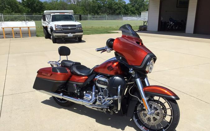 2018 FLHXSE CVO™ Street Glide®