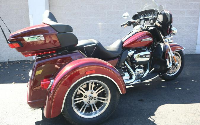 Used 2017 Harley-Davidson Tri Glide Ultra FLHTCUTG