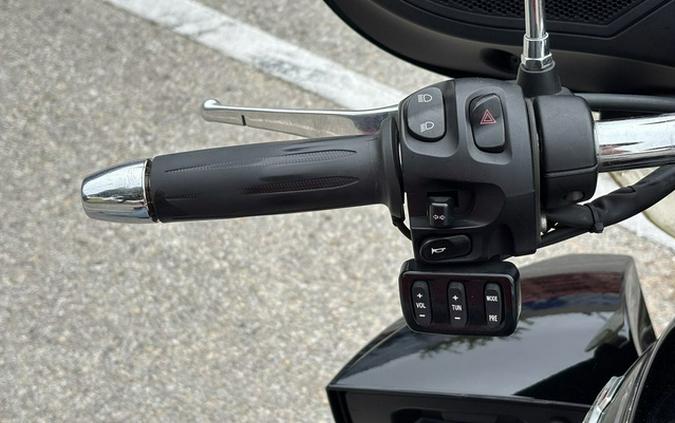 2013 Victory Motorcycles Cross Country Tour Gloss Black