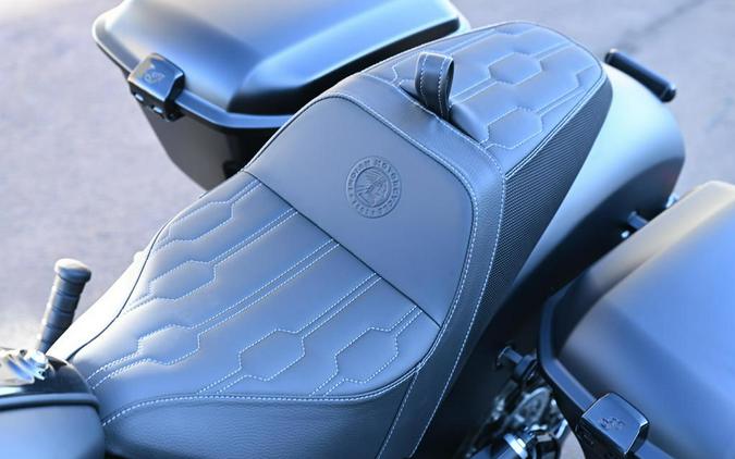 2025 Indian Motorcycle® Sport Chief RT Black Smoke