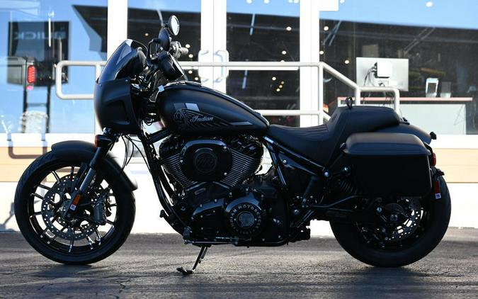 2025 Indian Motorcycle® Sport Chief RT Black Smoke