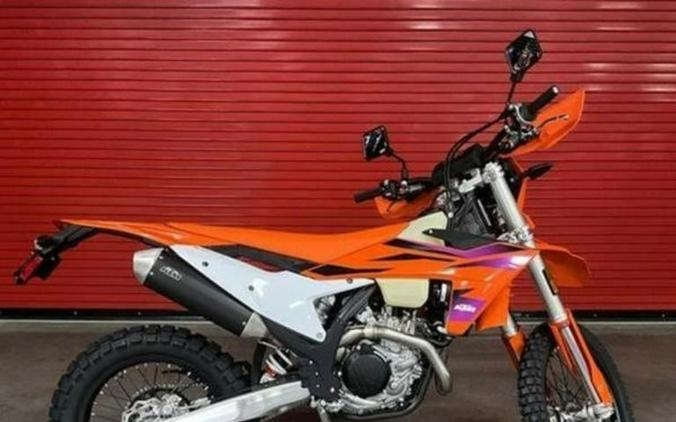 2024 KTM 500 EXC-F Six Days First Look [Fast Facts]