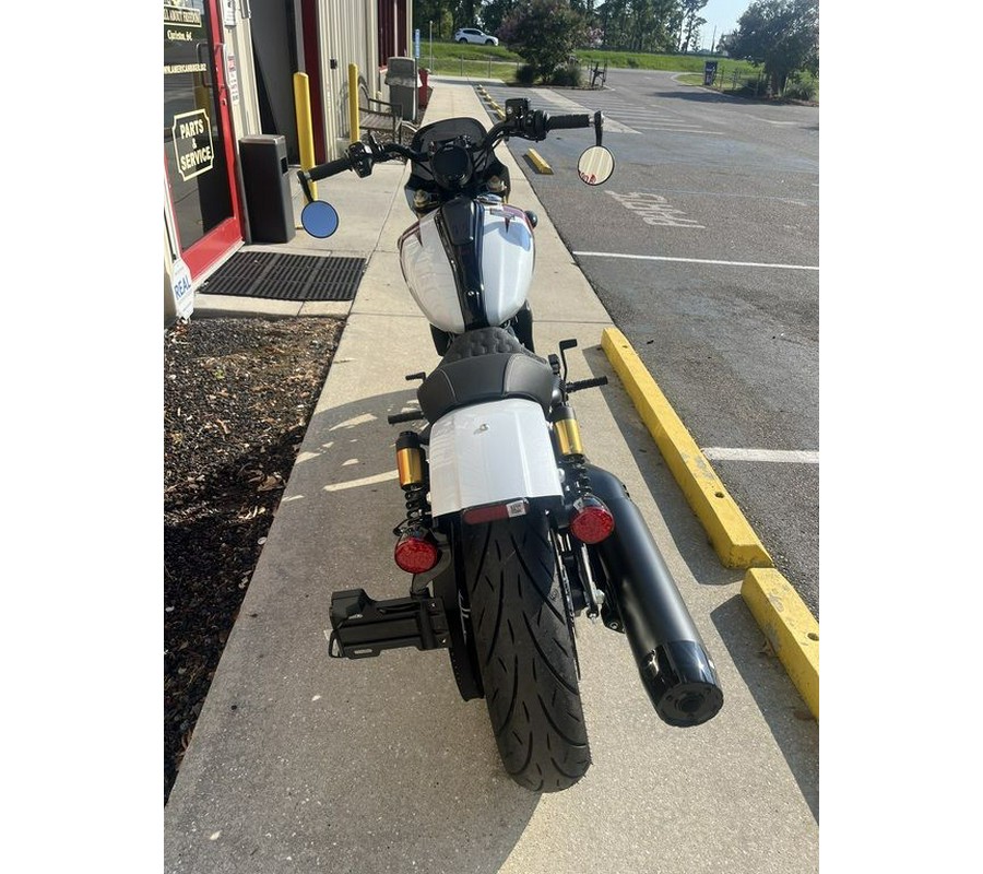 2025 Indian Motorcycle® 101 Scout® Ghost White Metallic with Graphics