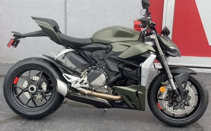 2024 Ducati Streetfighter V2 Storm Green