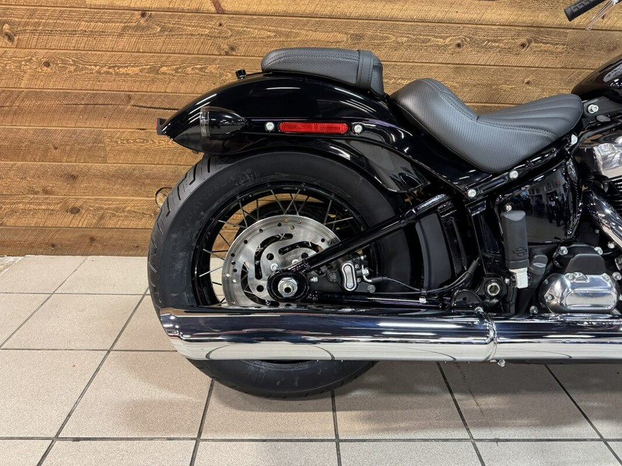 2026 Harley-Davidson® Street Bob® Vivid Black Chrome Laced Wheels FXBB