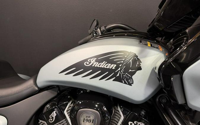 2025 Indian Challenger Dark Horse Frost Silver Smoke