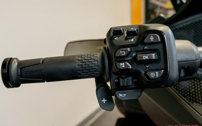 2025 SPYDER RT LIMITED DARK - Can-Am