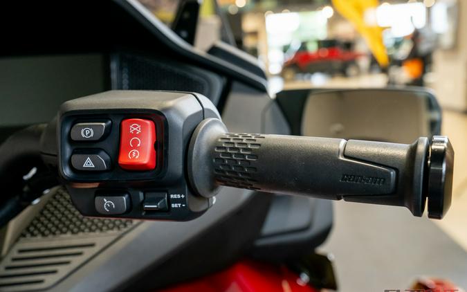 2025 SPYDER RT LIMITED DARK - Can-Am
